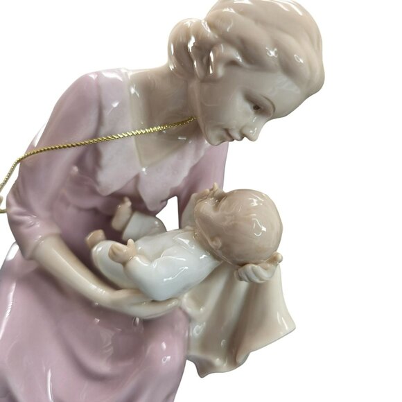 Porcelain Figurine Mother Holding Baby In Pink Dress Valencia NWT JJ3904 - Picture 7 of 12